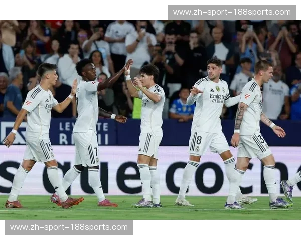 巅峰对决：皇家马德里vs莱万特直播，伯纳乌星光下的足球狂欢